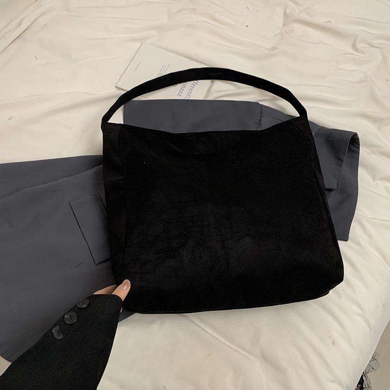 Women s Suede Texture Faux Leather Tote Bag, Large Capacity Magnetic Closure Shoulder Handbag, Soft Vintage Commuter Purse чёрный
Women s Suede Texture Faux Leather Tote Bag, Large Capacity Magnetic Closure Shoulder Handbag, Soft Vintage Commuter Purse чёрный