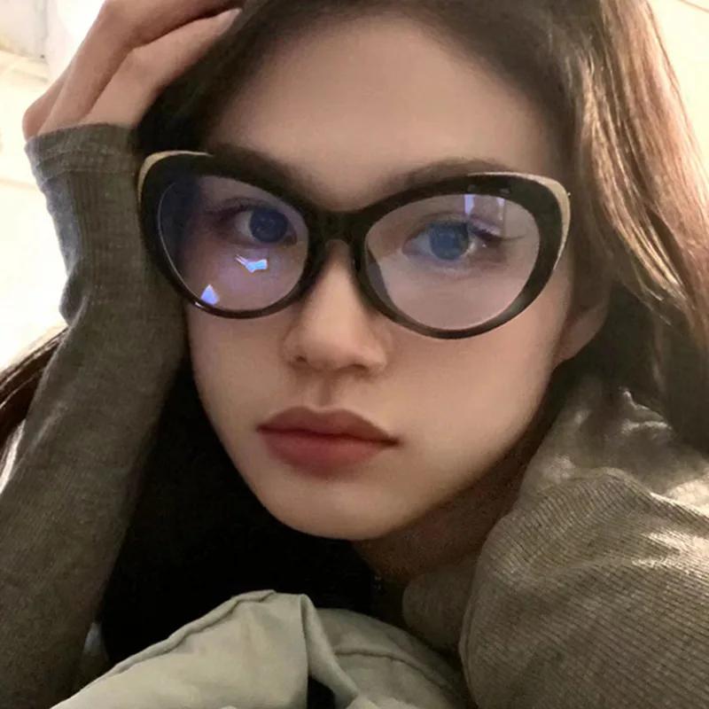 New Women Flat Mirror Cat Eye Fashionable Personalized Eyeglass Frame Anti Blue Light Trend Design Retro Decorative Glasses
New Women Flat Mirror Cat Eye Fashionable Personalized Eyeglass Frame Anti Blue Light Trend Design Retro Decorative Glasses