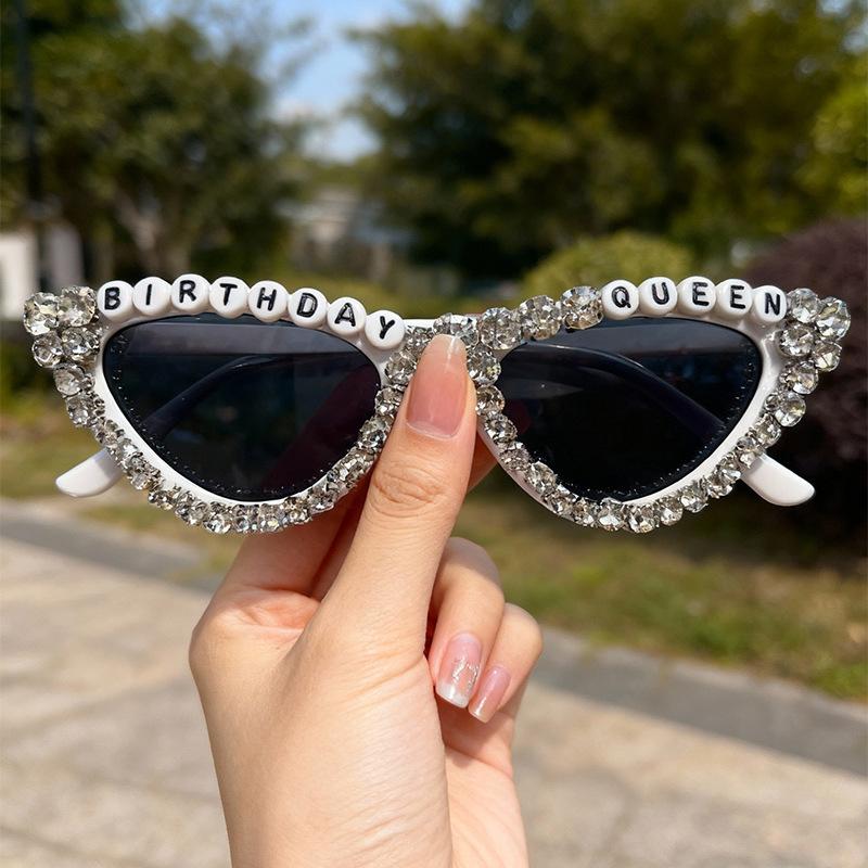 2026 Birthday Girl Cat Eye Sunglasses Bling Rhinestone UV Blocking Celebration Fashion Party Sun Glasses Eyewear KJ240
2026 Birthday Girl Cat Eye Sunglasses Bling Rhinestone UV Blocking Celebration Fashion Party Sun Glasses Eyewear KJ240