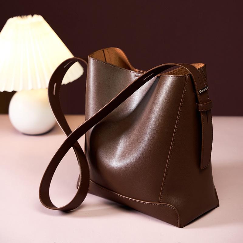 2026 New Women Bucket Bag Fashi Trend Genuine Leather Women s Shoulder Bag Luxury Designer Crossbody Bags Cowhide Handbags
2026 New Women Bucket Bag Fashi Trend Genuine Leather Women s Shoulder Bag Luxury Designer Crossbody Bags Cowhide Handbags