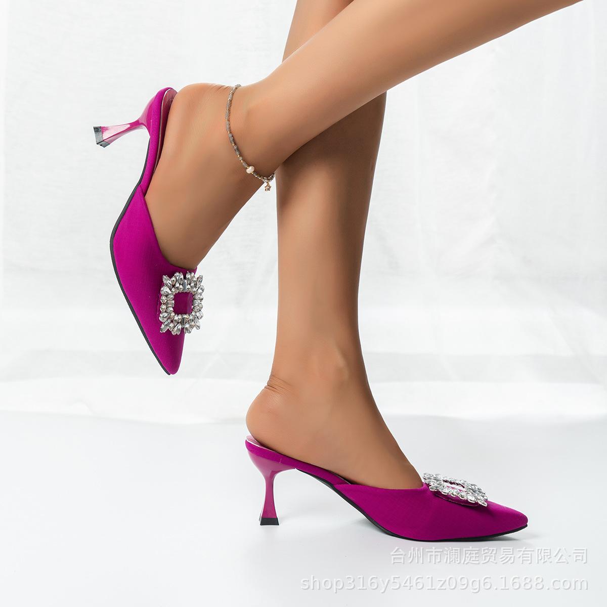 High-heeled slippers women s spring 2025 new pointed-toed thin-heeled rhinestone square buckle half-tow outer wear bag head sandals 43 чорний
High-heeled slippers women s spring 2025 new pointed-toed thin-heeled rhinestone square buckle half-tow outer wear bag head sandals 43 чорний