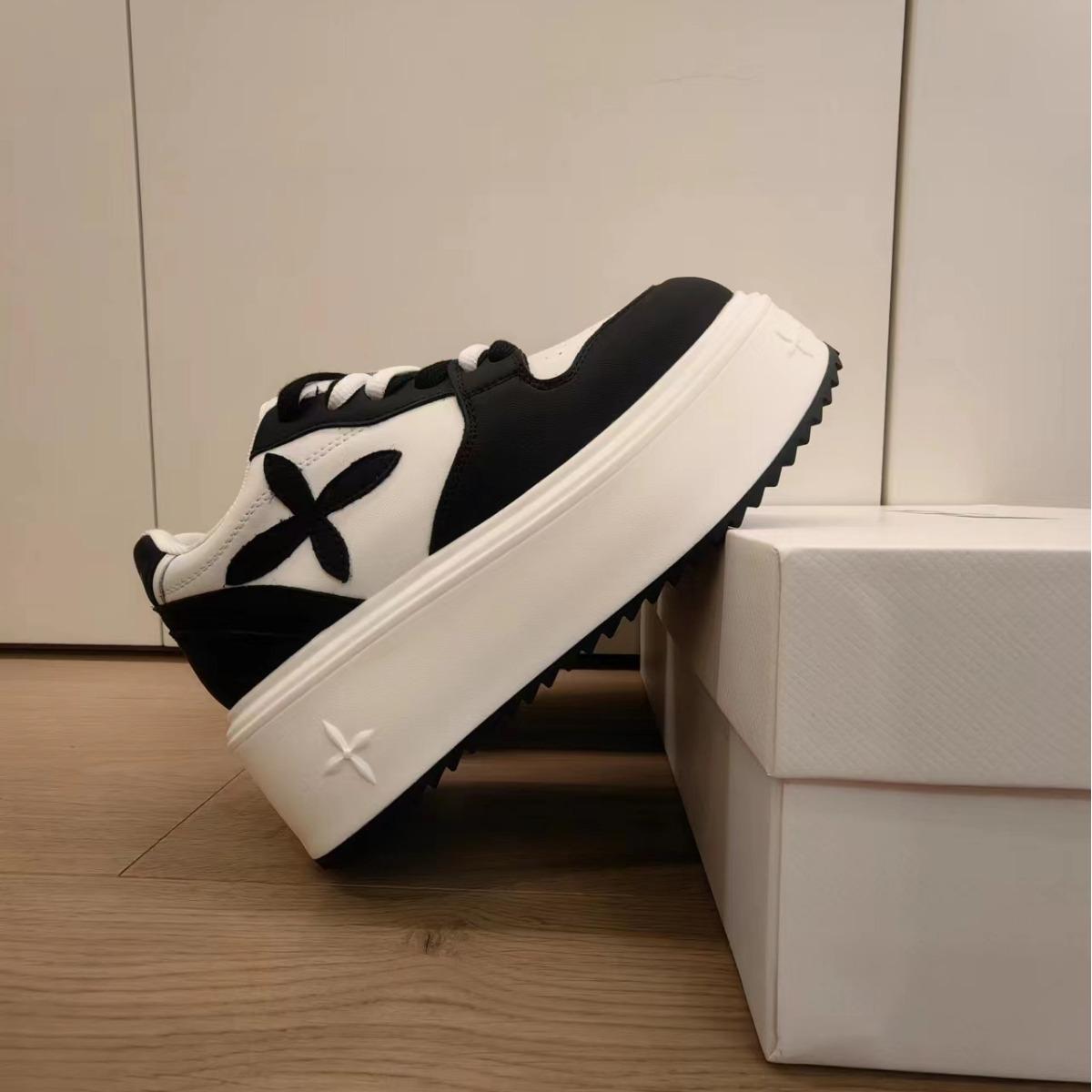 Thick-Soled Leather White Shoes for Women Spring New Maillard Muffin Bottom Increased by Lace-up Casual Board Shoes Wholesale
Thick-Soled Leather White Shoes for Women Spring New Maillard Muffin Bottom Increased by Lace-up Casual Board Shoes Wholesale