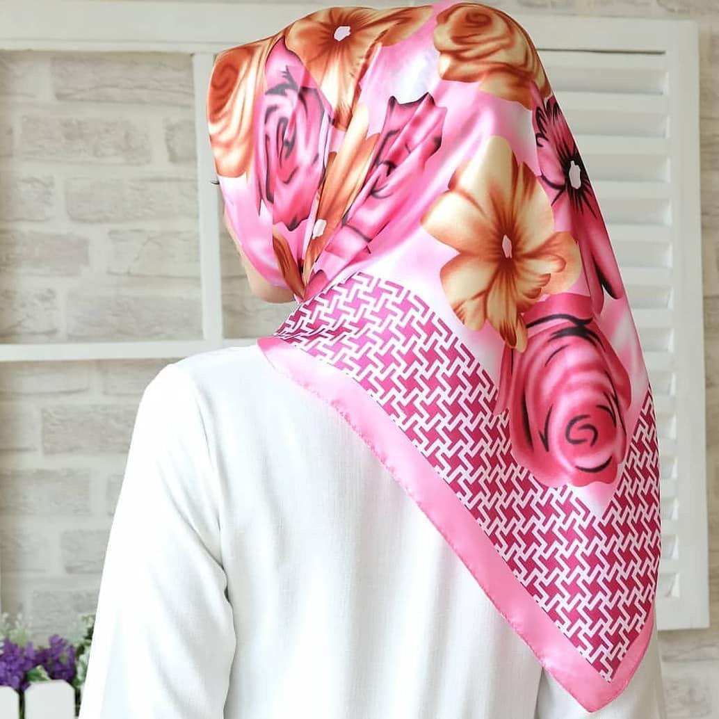 Высококачественные роскошные шелковые шарфы, повязка на голову, шарфы, шейный шарф для женщин, шелковый шарф с цепочкой, женская декоративная шаль 90*90cm розовый
Высококачественные роскошные шелковые шарфы, повязка на голову, шарфы, шейный шарф для женщин, шелковый шарф с цепочкой, женская декоративная шаль 90*90cm розовый