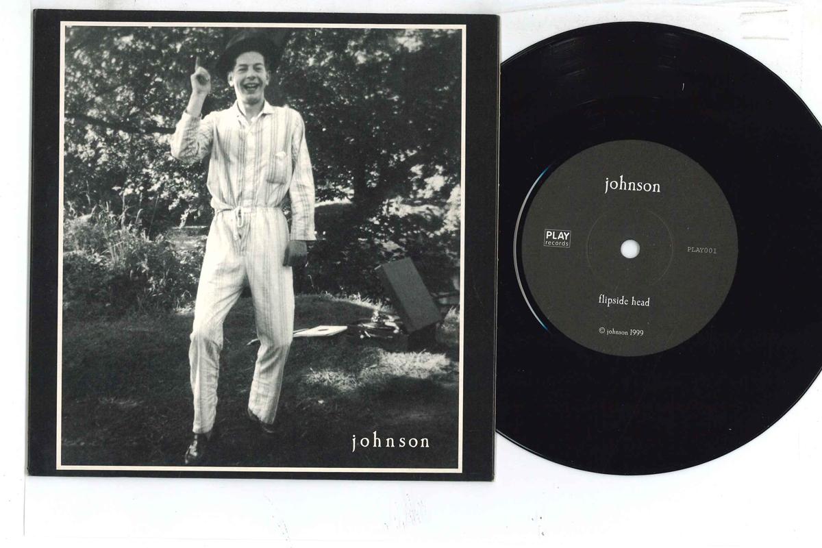 7-дюймовая пластинка JOHNSON - Tripping With The Moonlight / Flips PLAY001 PLAY 1999 UK Рок Б/У
7-дюймовая пластинка JOHNSON - Tripping With The Moonlight / Flips PLAY001 PLAY 1999 UK Рок Б/У
