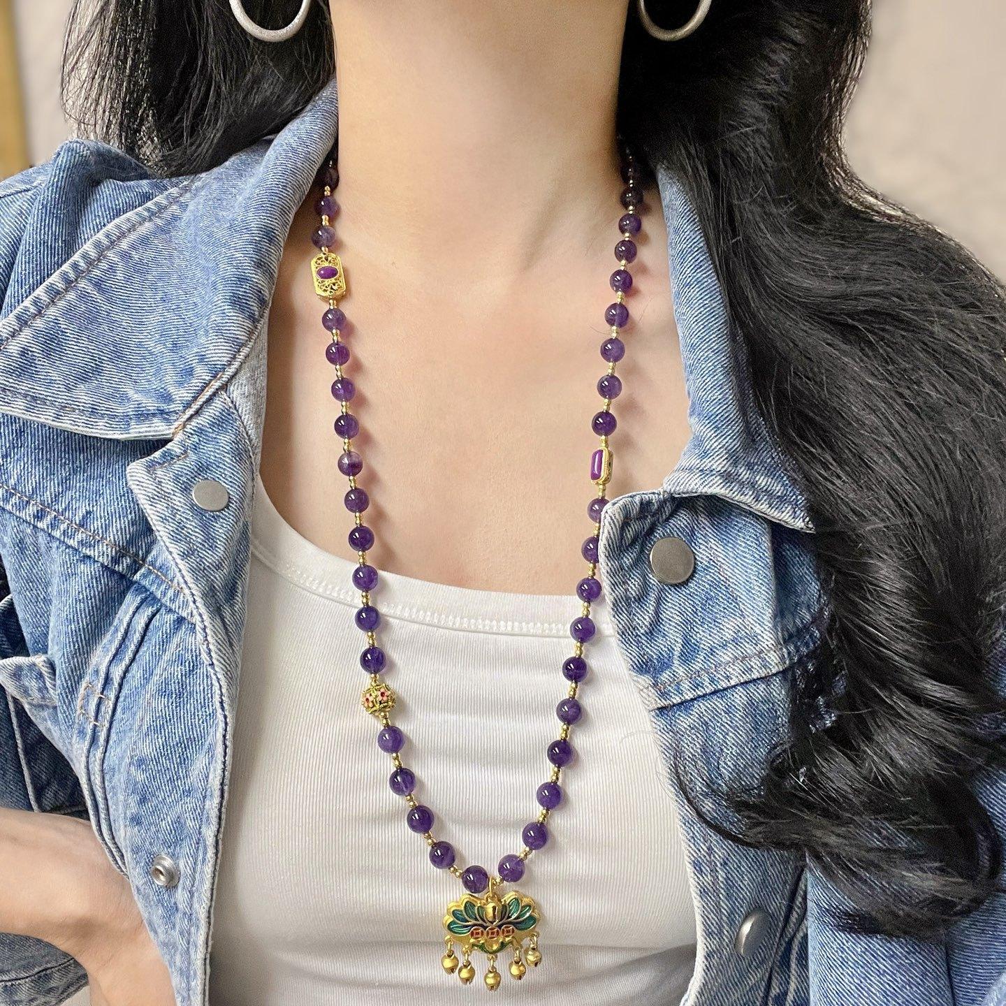 Vintage Natural Amethyst Design Sweater Chain Necklace Collarbone Chain Pendant
Vintage Natural Amethyst Design Sweater Chain Necklace Collarbone Chain Pendant