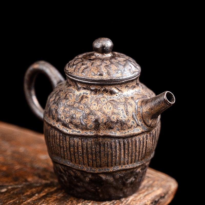Old Rock Mud Rough Pottery Tea Pot Retro Black gold glazeTeapot Tea Kettle Tea Ceremony Tea Making Single Pot Tea Ceremony
Old Rock Mud Rough Pottery Tea Pot Retro Black gold glazeTeapot Tea Kettle Tea Ceremony Tea Making Single Pot Tea Ceremony