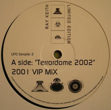 12-дюймовая пластинка РЭЙ КИТ - Террордом 2002 (2001 VIP Микс) UFOSAMPLER2 НЛО 2002 Великобритания Танцевальная и Электронная Б/У
12-дюймовая пластинка РЭЙ КИТ - Террордом 2002 (2001 VIP Микс) UFOSAMPLER2 НЛО 2002 Великобритания Танцевальная и Электронная Б/У