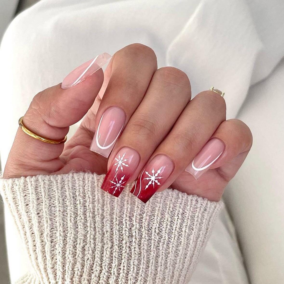Christmas Snowflake Gradient Nail Art: Removable French-Style Wearable Pieces Glue Version
Christmas Snowflake Gradient Nail Art: Removable French-Style Wearable Pieces Glue Version