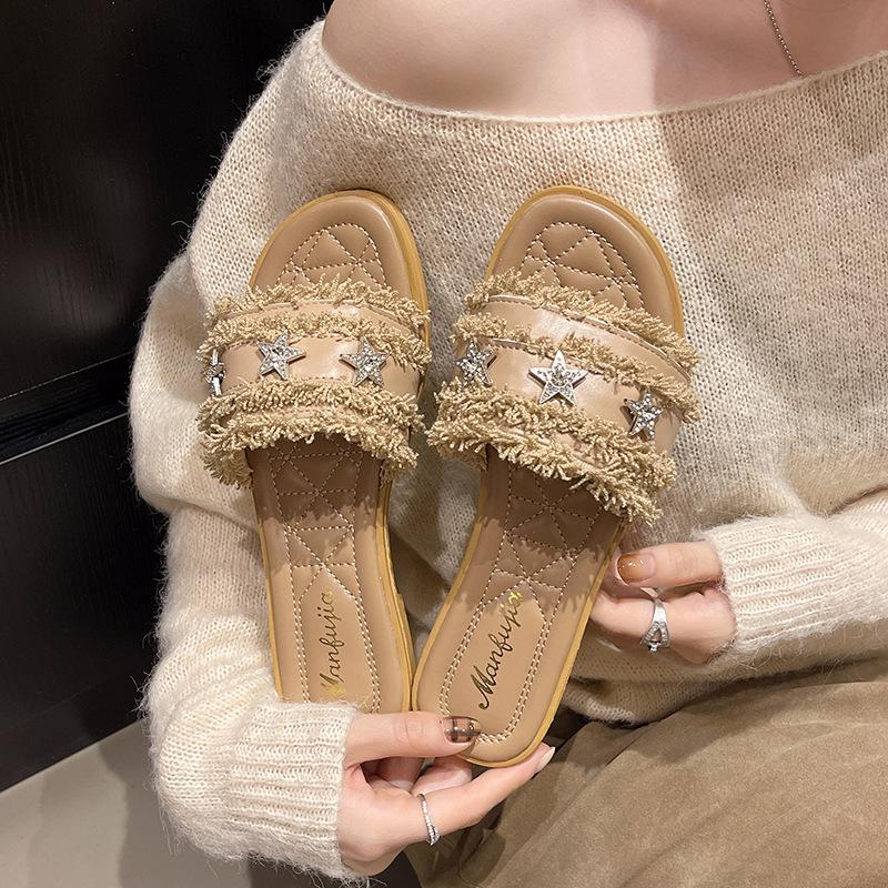 French small fragrant style slippers women s summer wear 2025 new Internet celebrity fashion rhinestone flat bottom beach sandals 35 бежевый
French small fragrant style slippers women s summer wear 2025 new Internet celebrity fashion rhinestone flat bottom beach sandals 35 бежевый