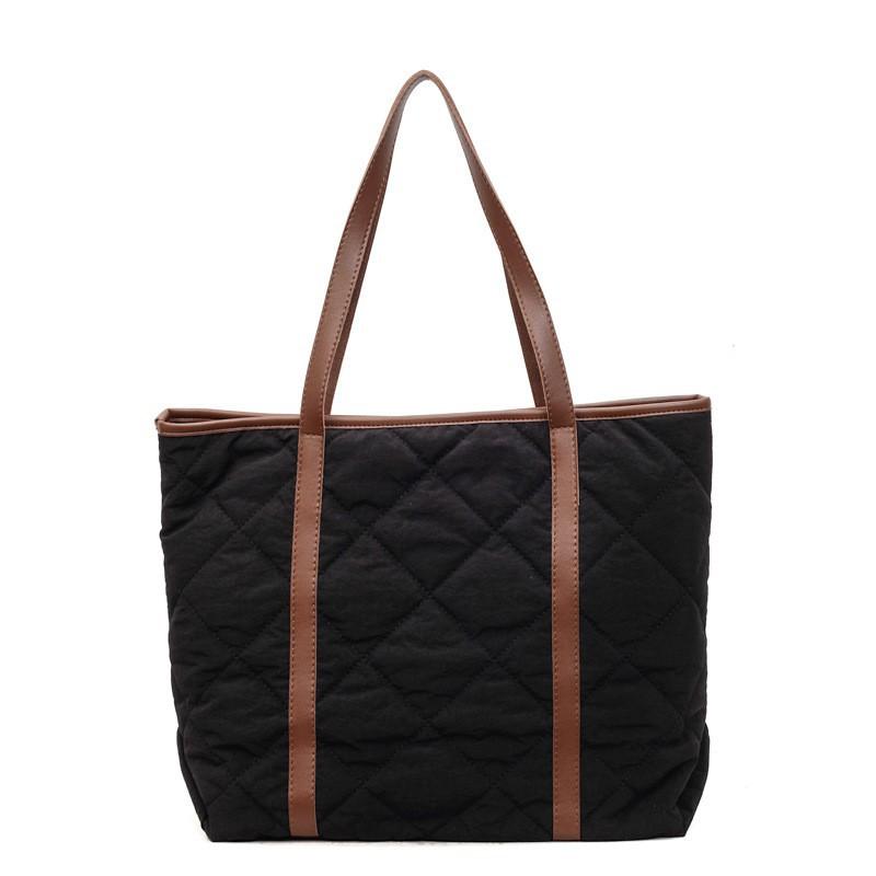 Large-capacity Lingge Tote Bag Women 2026 New All-matching One-shoulder Handbag With Relaxed Feeling Work Commuting чорний
Large-capacity Lingge Tote Bag Women 2026 New All-matching One-shoulder Handbag With Relaxed Feeling Work Commuting чорний