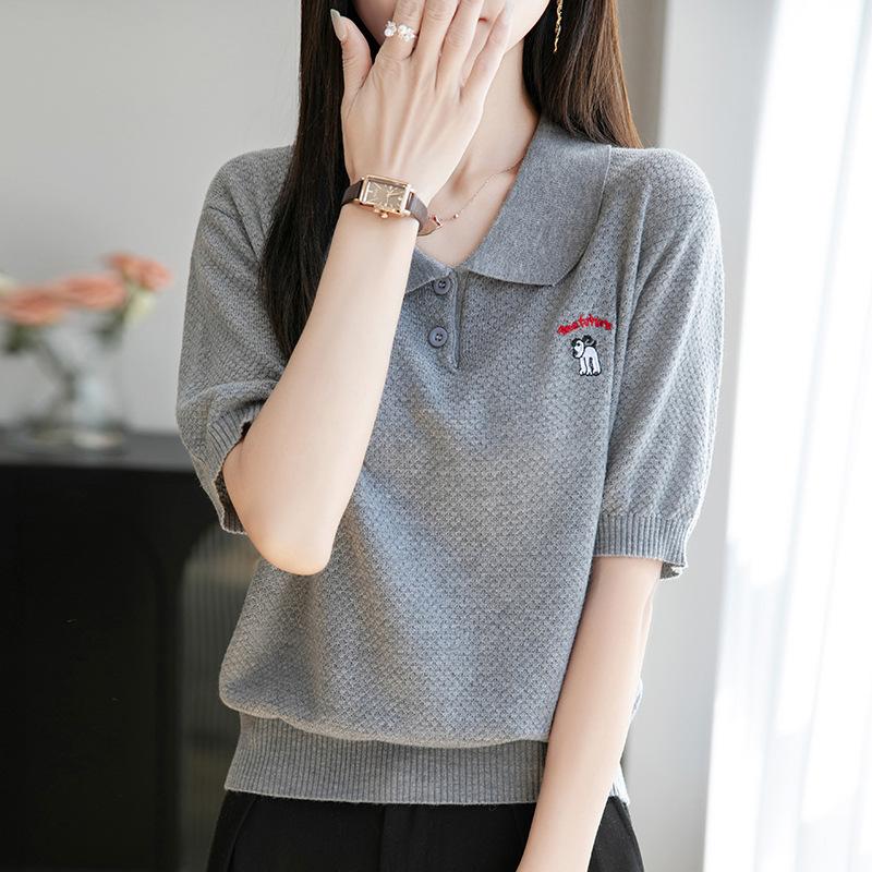 Летний новый вышитый свободный пуловер с лацканами, вязаный свитер, футболка с коротким рукавом для женщин XL серый
Летний новый вышитый свободный пуловер с лацканами, вязаный свитер, футболка с коротким рукавом для женщин XL серый