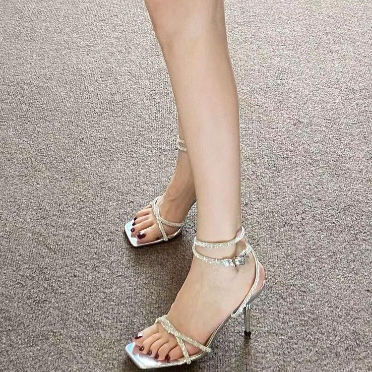 2025 Премиум Сенс Фея Ветер 34-40 Квадратный Носок Стразы Открытый Носок Универсальные Французские Босоножки на Высоком Каблуке 40
2025 Премиум Сенс Фея Ветер 34-40 Квадратный Носок Стразы Открытый Носок Универсальные Французские Босоножки на Высоком Каблуке 40