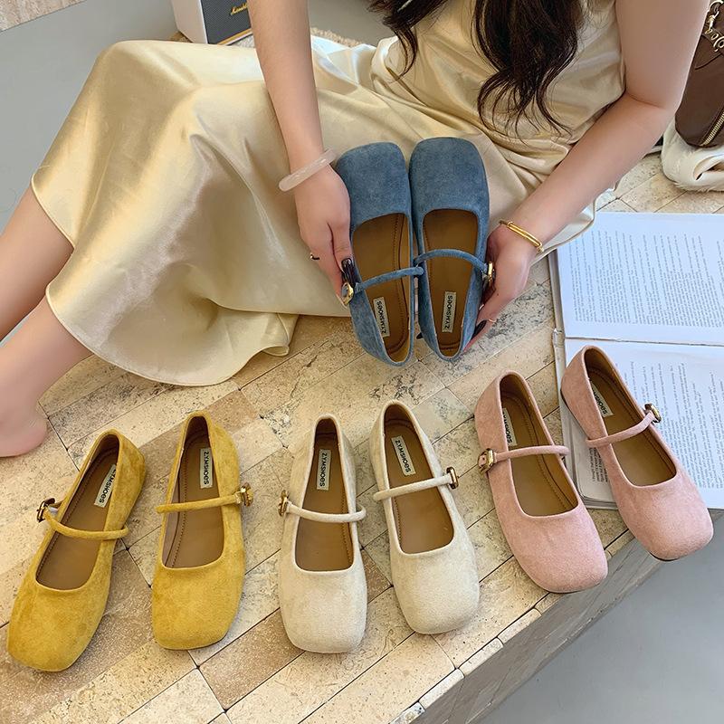 Xiaoxiangfeng single shoes 2025 new Doudou shoes soft-soled single shoes Mary Jane shoes lightweight and breathable grandma shoes small leather shoes 35 розовый
Xiaoxiangfeng single shoes 2025 new Doudou shoes soft-soled single shoes Mary Jane shoes lightweight and breathable grandma shoes small leather shoes 35 розовый
