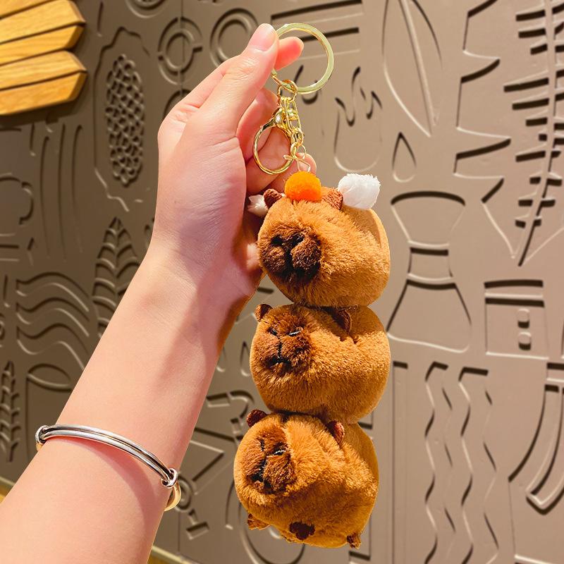 Плюшевый брелок-капибара, милый автомобильный брелок, отличный для корпоративных подарков и праздничных мероприятий
Плюшевый брелок-капибара, милый автомобильный брелок, отличный для корпоративных подарков и праздничных мероприятий
