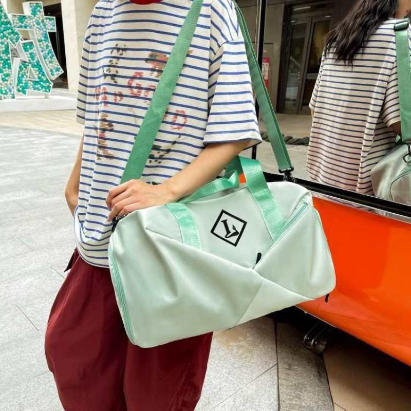 Simple Large-capacity Portable Travel Bag Men Women s Fitness Korean Sports Cross-body Trendy Shoulder 42.5x24x27 зелений
Simple Large-capacity Portable Travel Bag Men Women s Fitness Korean Sports Cross-body Trendy Shoulder 42.5x24x27 зелений