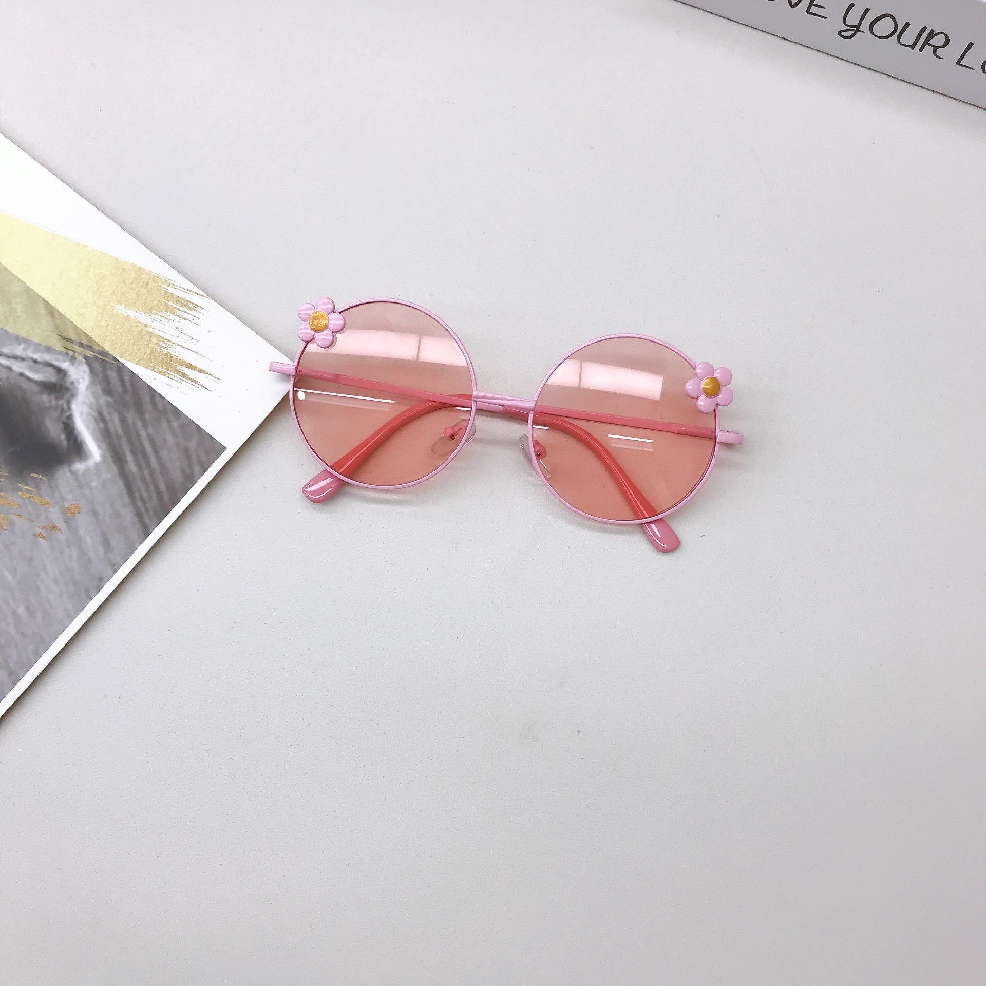 Детские солнцезащитные очки модные вечерние вечерние милые для девочек и мальчиков цветы солнцезащитные очки с защитой от ультрафиолета
Детские солнцезащитные очки модные вечерние вечерние милые для девочек и мальчиков цветы солнцезащитные очки с защитой от ультрафиолета