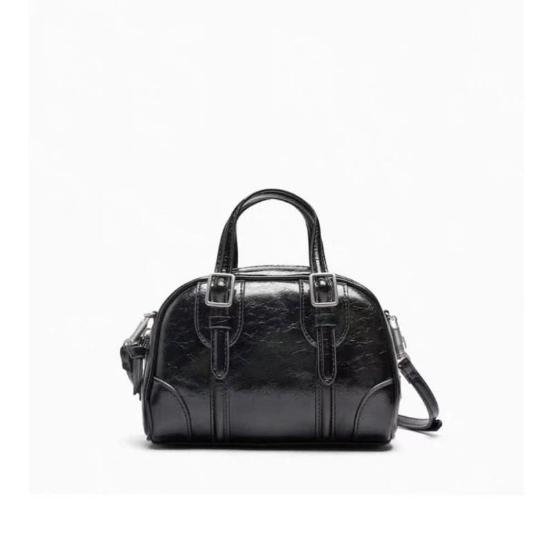 Z Bag 2025 New Fashionable Black Clasp Crossbody Retro All-matching Pillow Simple чёрный
Z Bag 2025 New Fashionable Black Clasp Crossbody Retro All-matching Pillow Simple чёрный