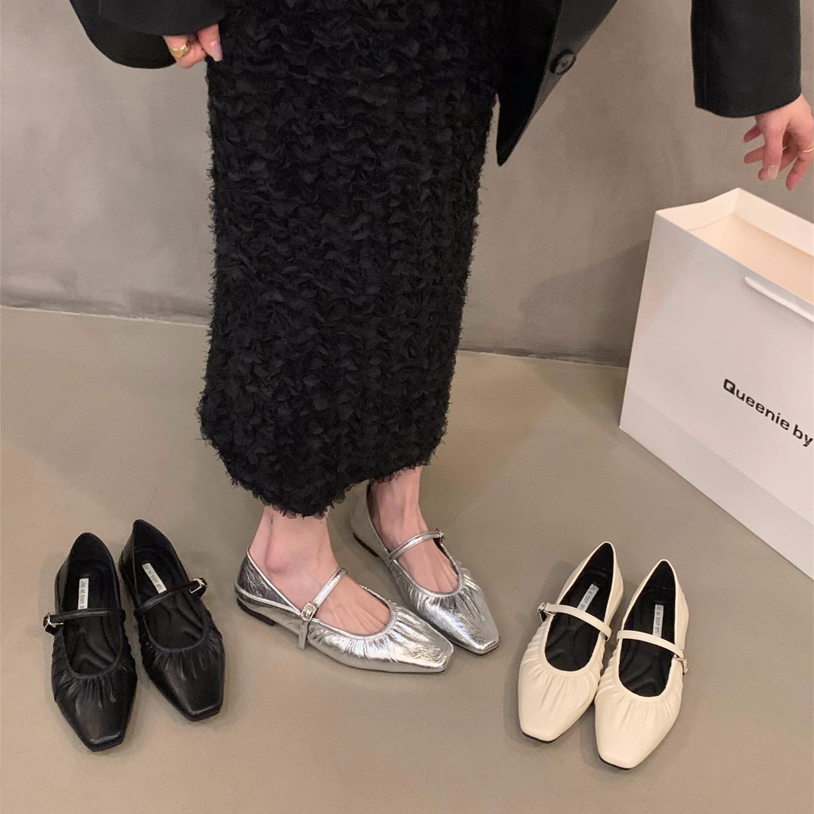French flat-soled silver Mary Jane single shoes women s shoes spring and autumn 2025 new spring skirt gentle evening shoes 40 срібний
French flat-soled silver Mary Jane single shoes women s shoes spring and autumn 2025 new spring skirt gentle evening shoes 40 срібний