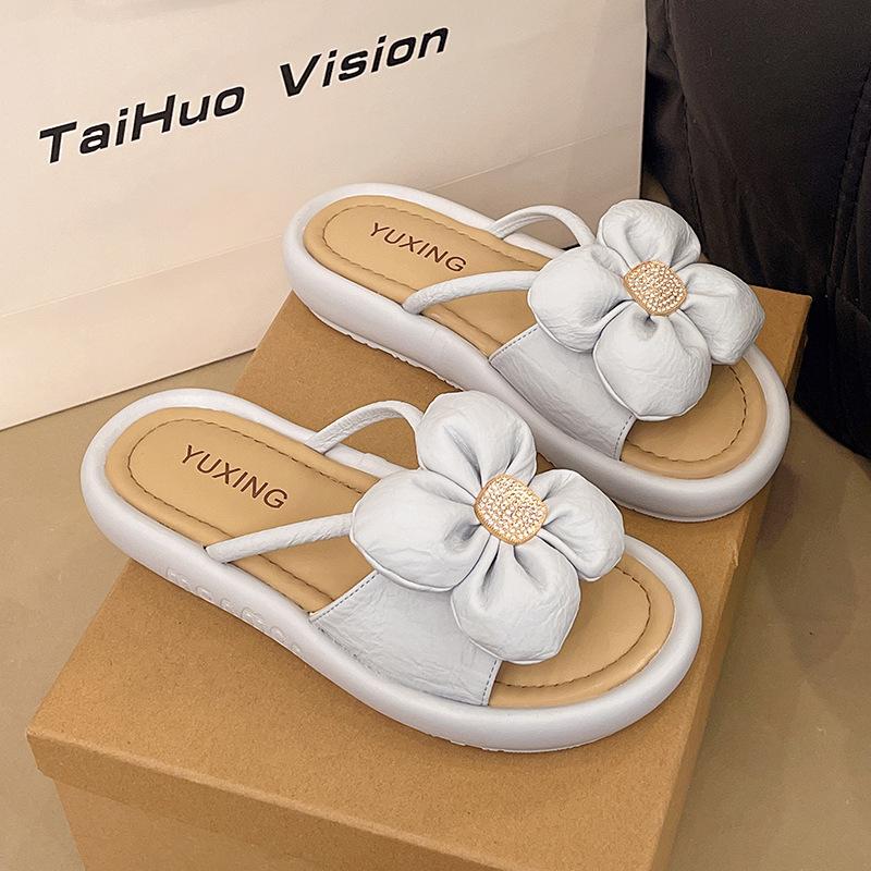 Minimal Round Head Women Slippers Cute Flower Decoration Thick Sole Shoes Elegant Dress Daily Versatile Ladies Sandals 35 синий
Minimal Round Head Women Slippers Cute Flower Decoration Thick Sole Shoes Elegant Dress Daily Versatile Ladies Sandals 35 синий