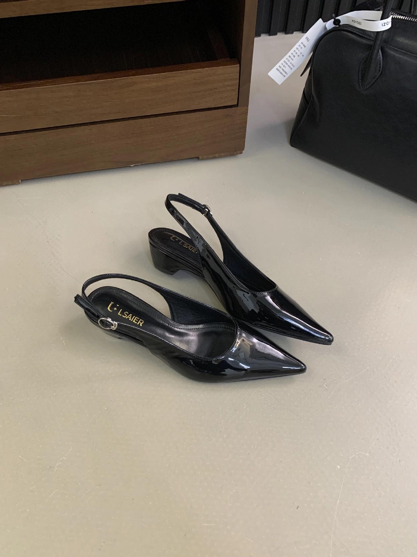2026 Summer Pointed Toe Women Sandals Fashion Singbacks Mules Shoes Ladies Elegant Low Heel Stripper Party Sandalias 35 чорний
2026 Summer Pointed Toe Women Sandals Fashion Singbacks Mules Shoes Ladies Elegant Low Heel Stripper Party Sandalias 35 чорний
