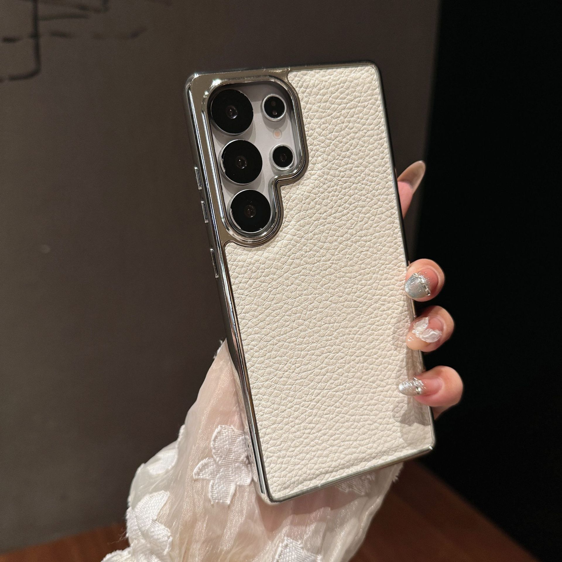 Leather Lychee Pattern Suitable S25EDGE Phone Case Plating S24ultra Two-in-one S25u Protective Cover S24 FE
Leather Lychee Pattern Suitable S25EDGE Phone Case Plating S24ultra Two-in-one S25u Protective Cover S24 FE
