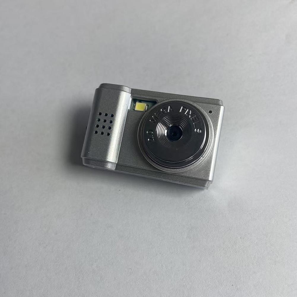 Нова Ретро Міні Камера З Екраном Для Приміщень Дому На Відкритому Повітрі 1080p Спортивна Портативна Вінтажна Дуже Маленька Міні Камера Відеореєстратор E
Нова Ретро Міні Камера З Екраном Для Приміщень Дому На Відкритому Повітрі 1080p Спортивна Портативна Вінтажна Дуже Маленька Міні Камера Відеореєстратор E