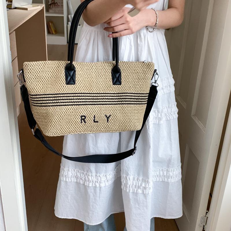 Woven bag women s 2025 summer new fashionable large-capacity shoulder bag casual striped tote bag
Woven bag women s 2025 summer new fashionable large-capacity shoulder bag casual striped tote bag