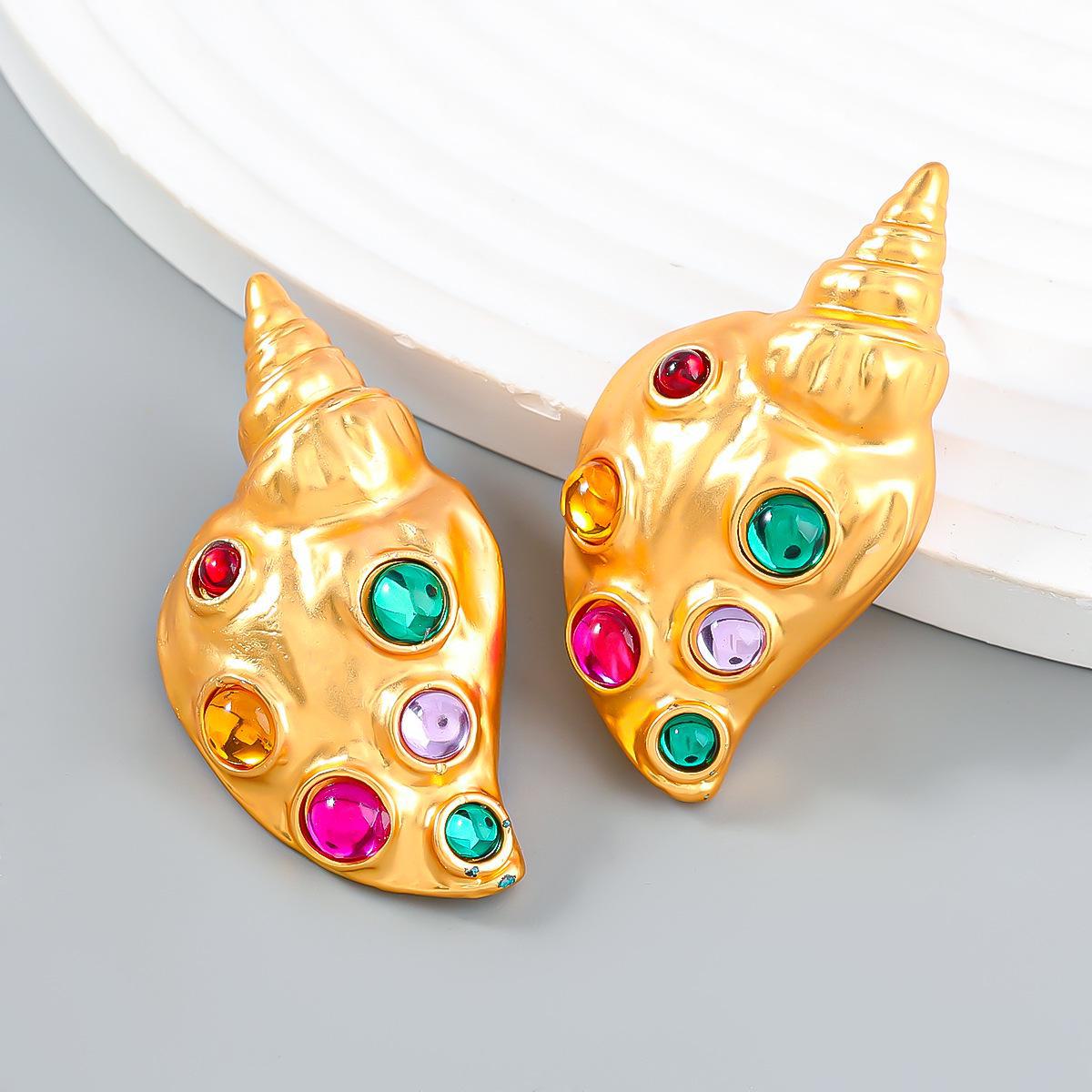 Винтажные серьги-конусы с бриллиантами в стиле Bohemian - Niche Palace Style conch золотистый
Винтажные серьги-конусы с бриллиантами в стиле Bohemian - Niche Palace Style conch золотистый