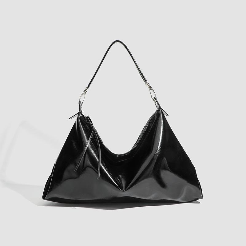 Autumn and winter new shoulder large bag oily PU large capacity tote bag retro soft leather portable messenger bag чёрный
Autumn and winter new shoulder large bag oily PU large capacity tote bag retro soft leather portable messenger bag чёрный