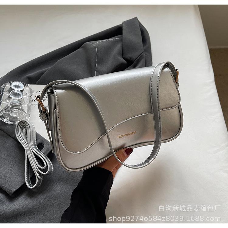 Niche hand-held armpit bag women s 2025 new trendy fashion shoulder bag high-end simple foreign crossbody bag срібний
Niche hand-held armpit bag women s 2025 new trendy fashion shoulder bag high-end simple foreign crossbody bag срібний