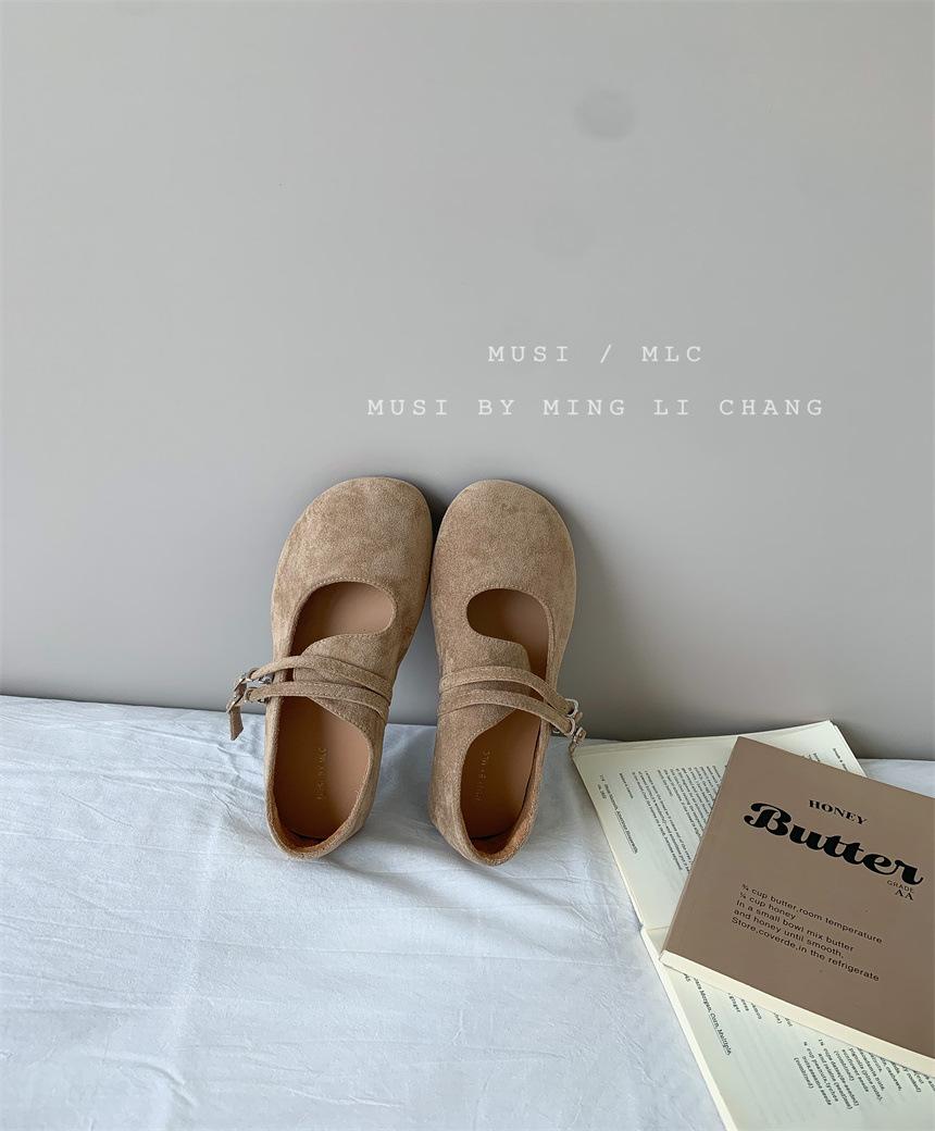 Flat leather single shoes women s 2025 spring new ballet shoes grandma shoes one-word buckle Mary Jane shoes 39 абрикосовый
Flat leather single shoes women s 2025 spring new ballet shoes grandma shoes one-word buckle Mary Jane shoes 39 абрикосовый