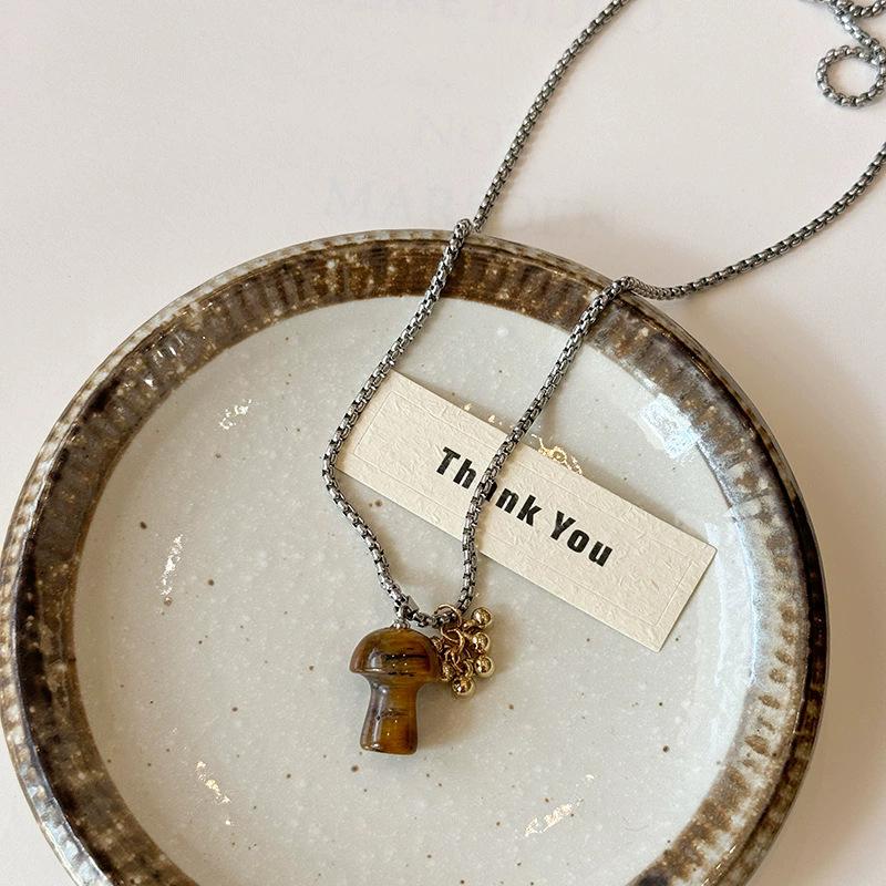 Maillard natural stone small mushroom necklace women s light luxury design sweater chain autumn and winter accessories
Maillard natural stone small mushroom necklace women s light luxury design sweater chain autumn and winter accessories