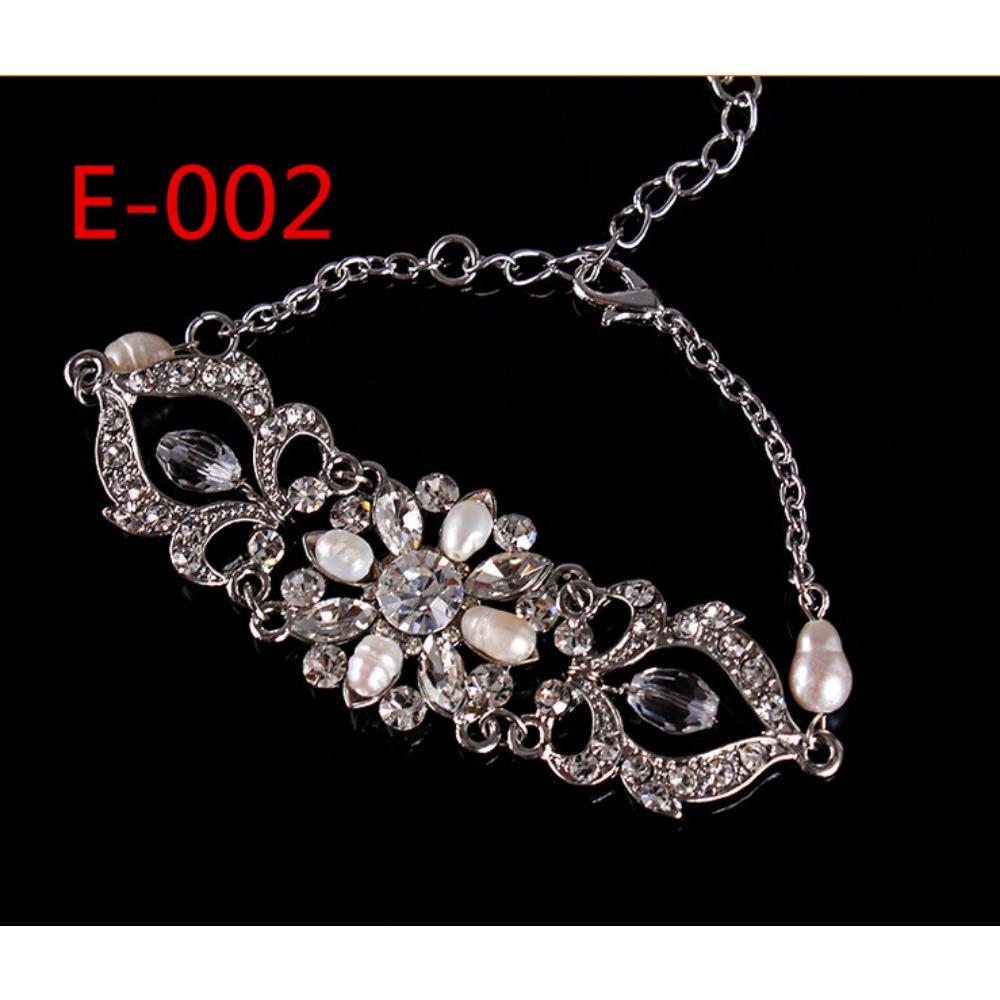 Korean version of simple and explosive women s bracelet new creative handmade crystal pearl bridal accessory bracelet
Korean version of simple and explosive women s bracelet new creative handmade crystal pearl bridal accessory bracelet