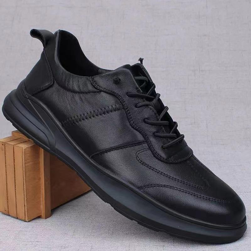 New leather shoes men s soft-soled casual board shoes black commuter fashion trend versatile sports shoes 44 чорний
New leather shoes men s soft-soled casual board shoes black commuter fashion trend versatile sports shoes 44 чорний