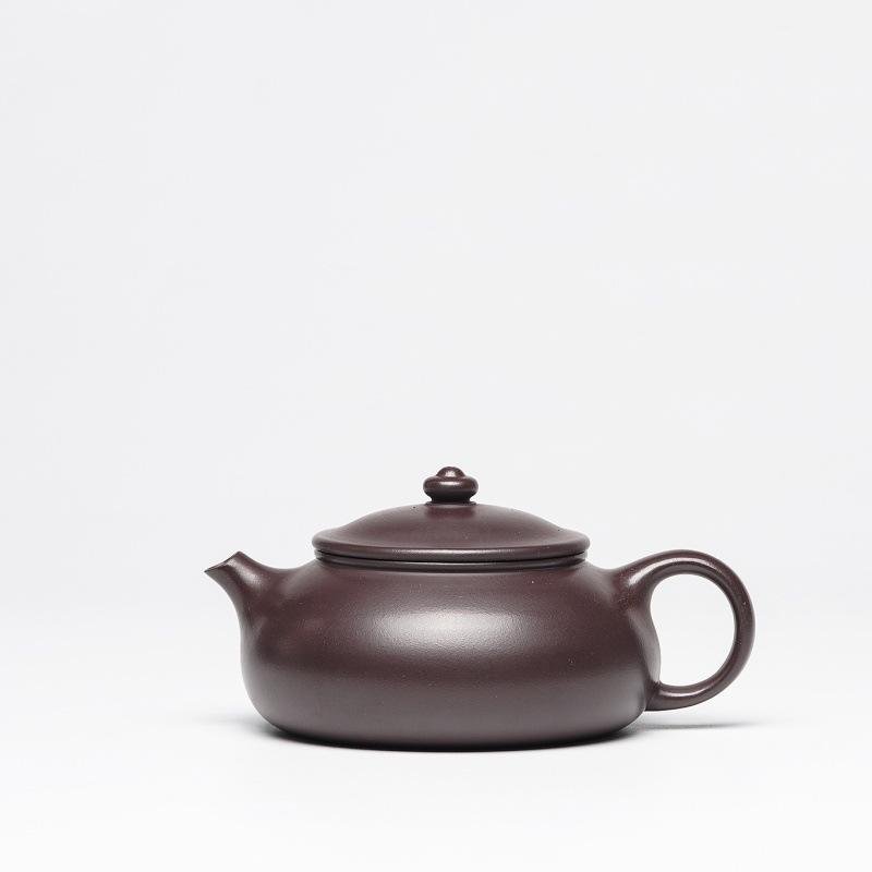 180ml Vintage Yixing Purple Clay Teapots Famous Artists Handmade Han Jiang Pot Raw Ore Purple Mud Kettle Chinese Zisha Tea Set
180ml Vintage Yixing Purple Clay Teapots Famous Artists Handmade Han Jiang Pot Raw Ore Purple Mud Kettle Chinese Zisha Tea Set
