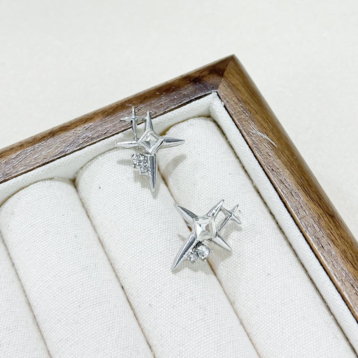 Новые китайские серьги из бисера, женские серьги с бахромой, индивидуальные, уникальные, нишевый дизайн, высокая мода, легкие, роскошные серьги
Новые китайские серьги из бисера, женские серьги с бахромой, индивидуальные, уникальные, нишевый дизайн, высокая мода, легкие, роскошные серьги