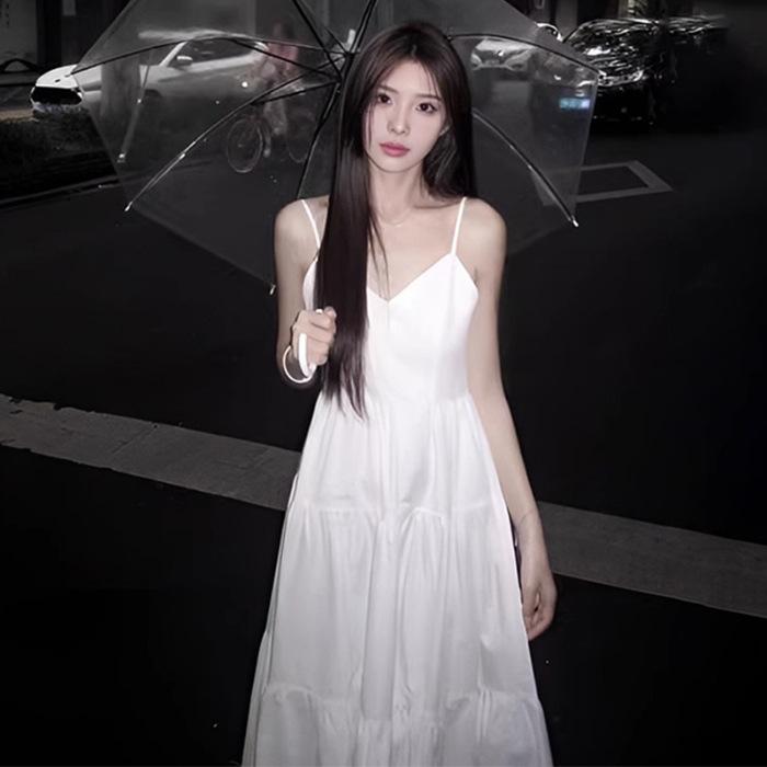 White V-neck suspender dress women s summer new beautiful and thin seaside vacation waist dress S белый
White V-neck suspender dress women s summer new beautiful and thin seaside vacation waist dress S белый