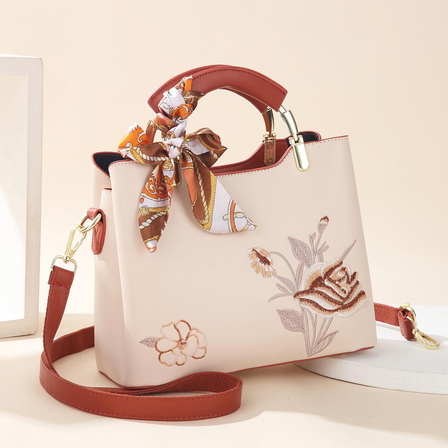 Вышитая сумка-тоут с цветочным узором, большая вместимость, женская, 2025 новая, сумка-мессенджер на плечо для мамы, женская, с высоким чувством стиля
Вышитая сумка-тоут с цветочным узором, большая вместимость, женская, 2025 новая, сумка-мессенджер на плечо для мамы, женская, с высоким чувством стиля