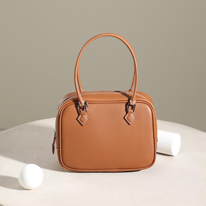 Women S Genuine Leather Versatile Shoulder Crossbody Messenger Bag Soft Bag Bags Ladies Light Luxury Small Square Bag
Women S Genuine Leather Versatile Shoulder Crossbody Messenger Bag Soft Bag Bags Ladies Light Luxury Small Square Bag