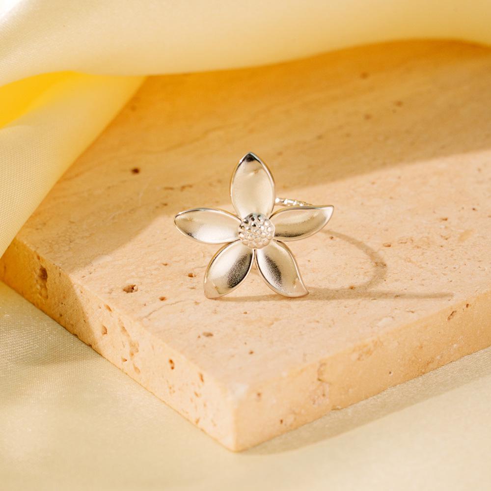 Cross-Border Fashion: White Drip Oil Stainless Steel Love Heart & Flower Open Design Ring
Cross-Border Fashion: White Drip Oil Stainless Steel Love Heart & Flower Open Design Ring