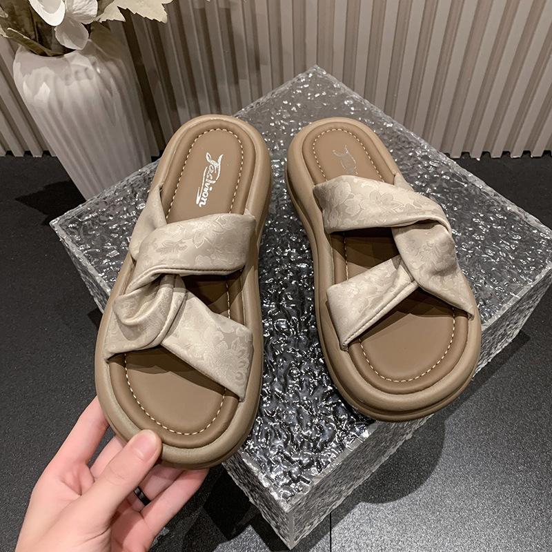 Fashion thick-soled cool slippers women s 2025 summer new outer wear sequined open-toed sandals one-word high casual shoes 40 хакі
Fashion thick-soled cool slippers women s 2025 summer new outer wear sequined open-toed sandals one-word high casual shoes 40 хакі