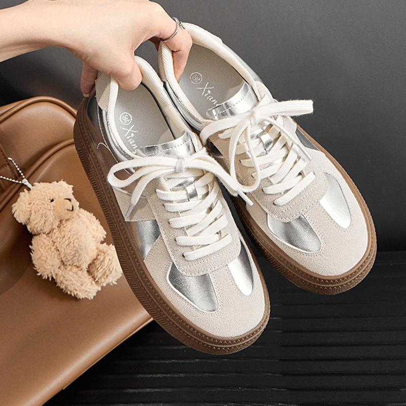 The cloud that little white shoe women love, the new 2025 raw rubber double-layer thick-soled sports and leisure women s shoes are classic. 40
The cloud that little white shoe women love, the new 2025 raw rubber double-layer thick-soled sports and leisure women s shoes are classic. 40