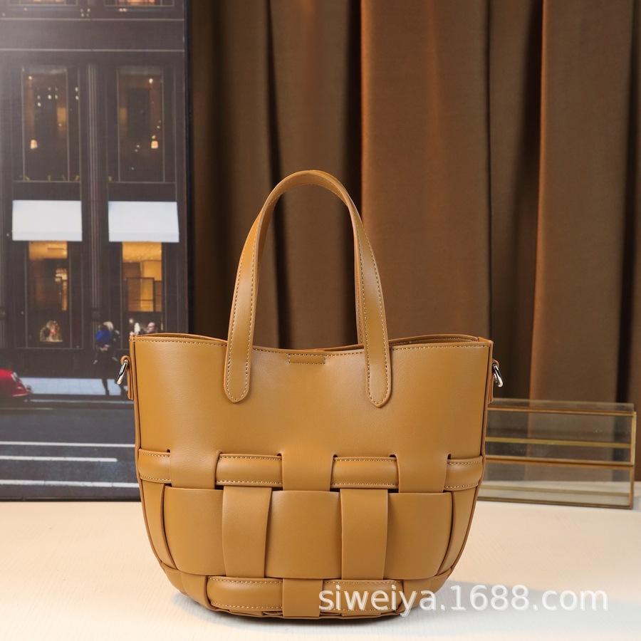Niche Woven Tote Bag Women S Fashion Hollow Handbag Large Capacity Casual Shoulder Armpit Bag Tide коричневий
Niche Woven Tote Bag Women S Fashion Hollow Handbag Large Capacity Casual Shoulder Armpit Bag Tide коричневий
