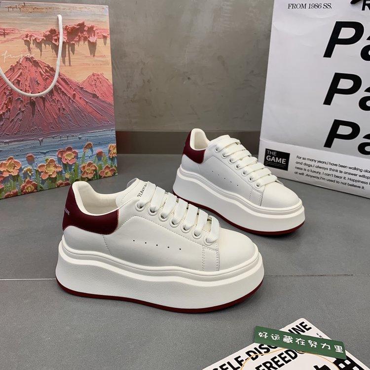 Маленькие женские туфли на платформе из кожи, студенческие белые туфли, женские, весна 2024, новые, высококачественные, универсальные, увеличивающие рост, туфли для скейтбординга 40
Маленькие женские туфли на платформе из кожи, студенческие белые туфли, женские, весна 2024, новые, высококачественные, универсальные, увеличивающие рост, туфли для скейтбординга 40