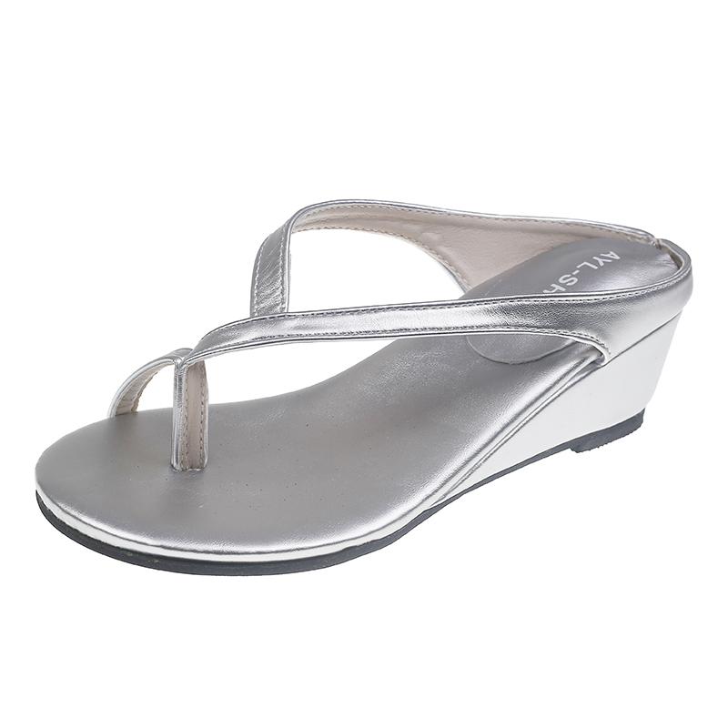 Fashion New Trends in Summer Wedges Women s Slippers Fashionable Narrow Band Women s Sandals Casual Slide High Heels Slide Flip Flops 35 серебряный
Fashion New Trends in Summer Wedges Women s Slippers Fashionable Narrow Band Women s Sandals Casual Slide High Heels Slide Flip Flops 35 серебряный