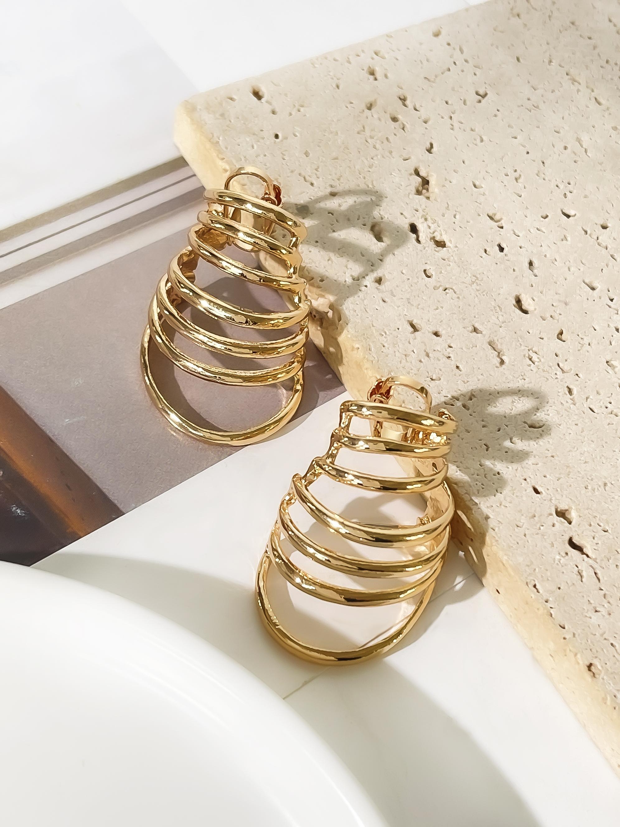 Peri sbox Exaggerated Multi-layer Circular Hollow Hoop Earrings for Women Statement Alloy Irregular Fashion Party Runway Jewelry золотий
Peri sbox Exaggerated Multi-layer Circular Hollow Hoop Earrings for Women Statement Alloy Irregular Fashion Party Runway Jewelry золотий