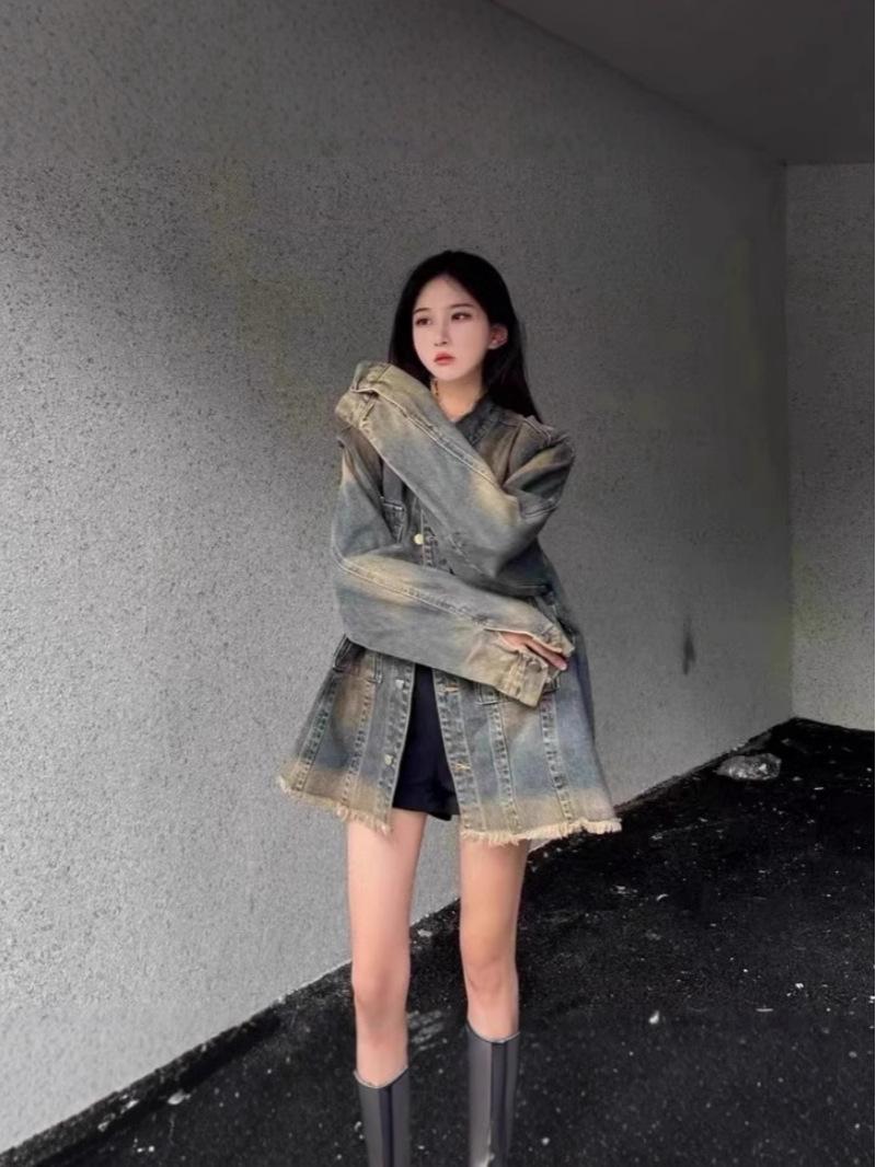 Women s Retro Frayed Denim Jacket with Big Pockets - Hong Kong Style, Loose Fit, Stand-Up Collar for Autumn S
Women s Retro Frayed Denim Jacket with Big Pockets - Hong Kong Style, Loose Fit, Stand-Up Collar for Autumn S