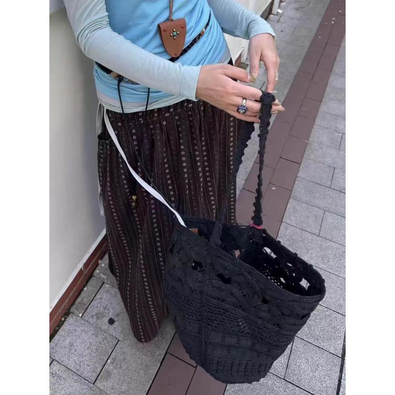 Hand crocheted island cotton hollow bucket bag large capacity leisure seaside vacation wind portable shoulder large bag women
Hand crocheted island cotton hollow bucket bag large capacity leisure seaside vacation wind portable shoulder large bag women