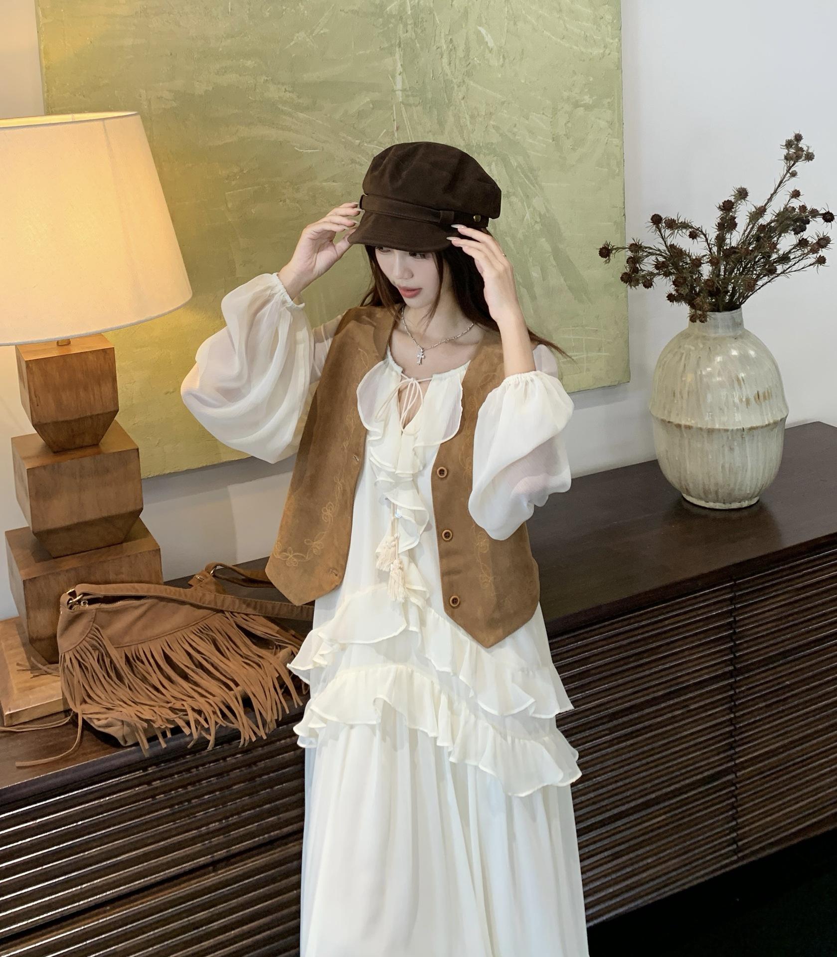 Chuanxi Loose-Fit Stylish Vacation Vest Suit, 2025 Yunnan Design for Xinjiang Tourism S
Chuanxi Loose-Fit Stylish Vacation Vest Suit, 2025 Yunnan Design for Xinjiang Tourism S