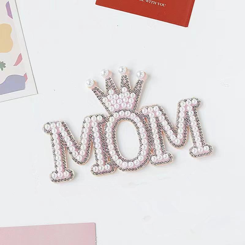 1 шт. Жемчужная Корона Буквы Mom Нашивные Буквы Наклейка-Аппликация Жемчужные Наклейки Для Одежды розовый
1 шт. Жемчужная Корона Буквы Mom Нашивные Буквы Наклейка-Аппликация Жемчужные Наклейки Для Одежды розовый